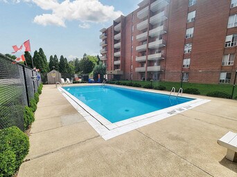 Photo - Regency Court Apartments - Kathleen