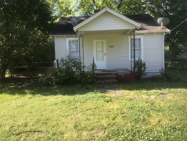 Photo - 1306 Lucky St House