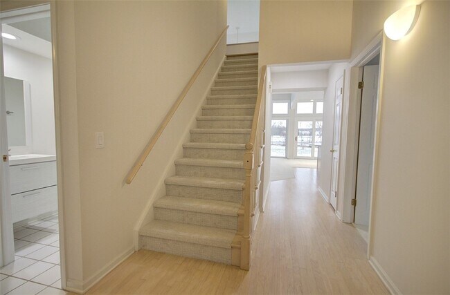 Photo - 245 Roseland Ln