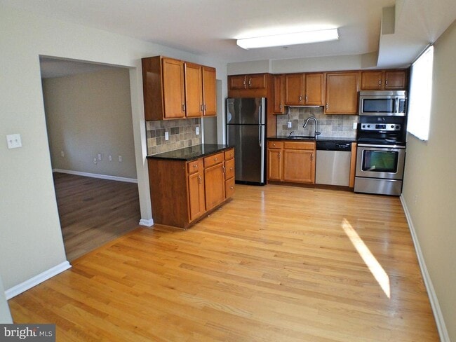 Photo - 115 Morton Ave
