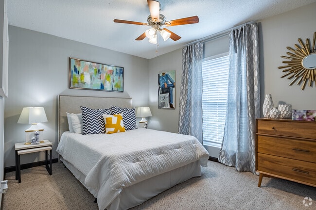 2BD, 1BA - 945SF - Artesian East Village