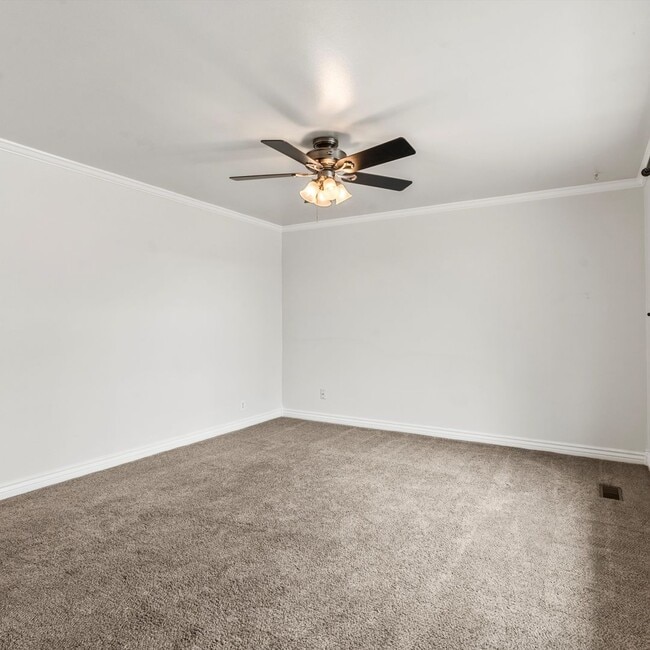 Photo - 5 Bedroom Taylorsville Home