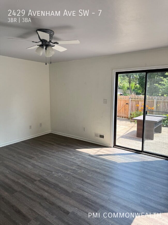 Photo - 2429 Avenham Ave SW Unit 7