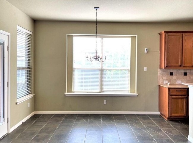 Photo - 2409 Dovetail St