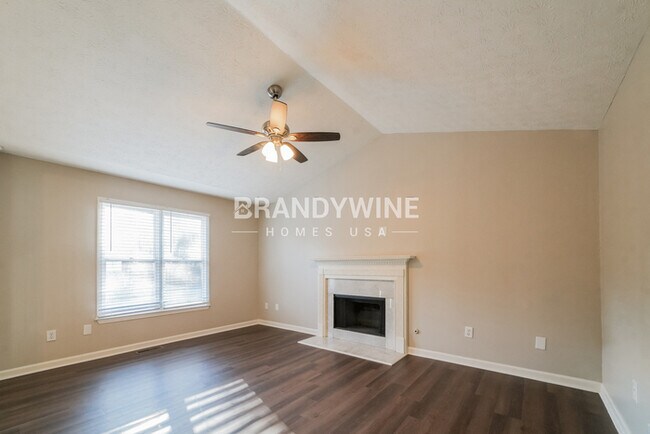 Photo - 403 Chippewa Dr SE