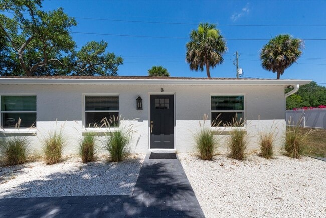 Building Photo - 3009 W Binnicker Ave Unit A