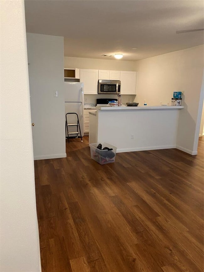 Photo - 1502 Zephyr Ln