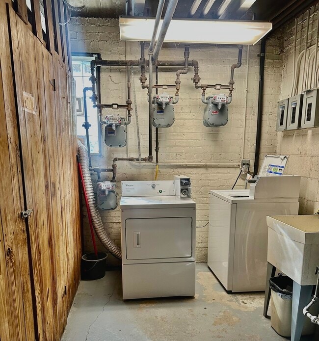 Photo - 1555 Monroe Ave Unidad 2