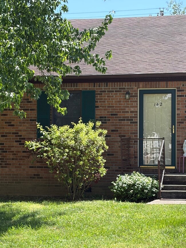 Building Photo - 150 Cypress Dr Unit 142