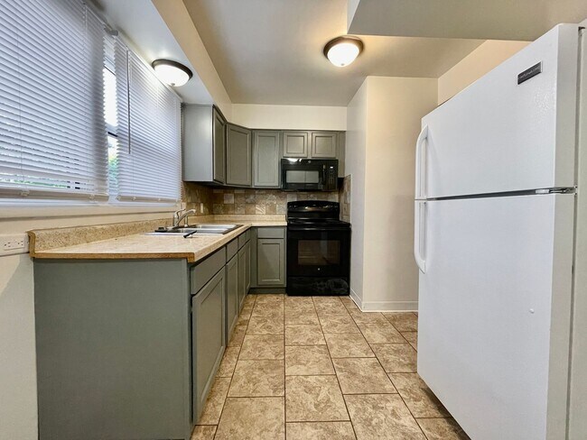 Photo - Curwood Avenue SE - 4218-4220 Unidad 4220 Curwood Avenue SE