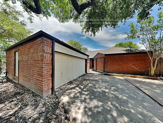 Photo - 2227 Briarwest Blvd House