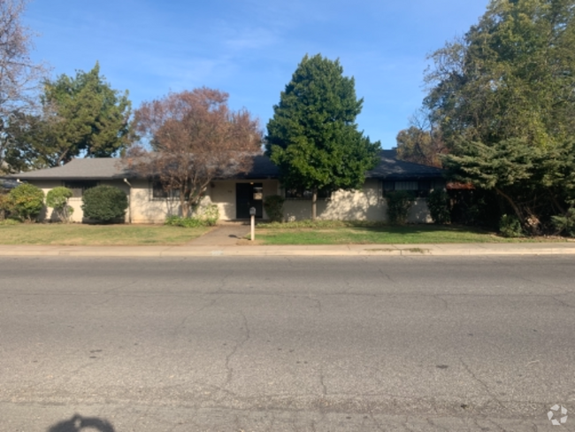 Building Photo - 810 Madrone Ave Rental