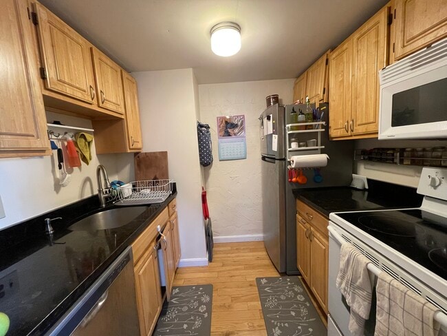 Photo - 122 Sycamore St Unit 2