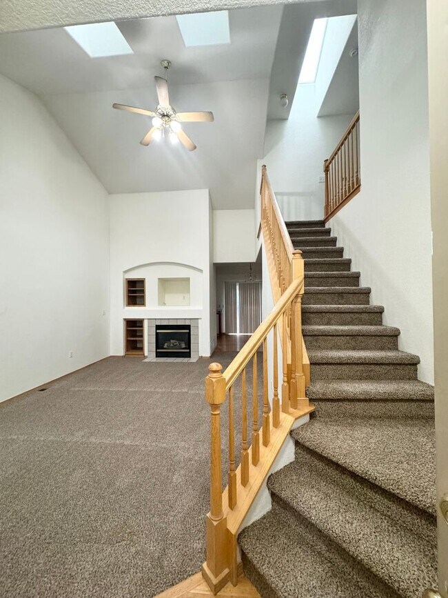 Photo - Charming 3 Bed/2 Bath Home with Attached 2 Car Garage in Mariana Butte