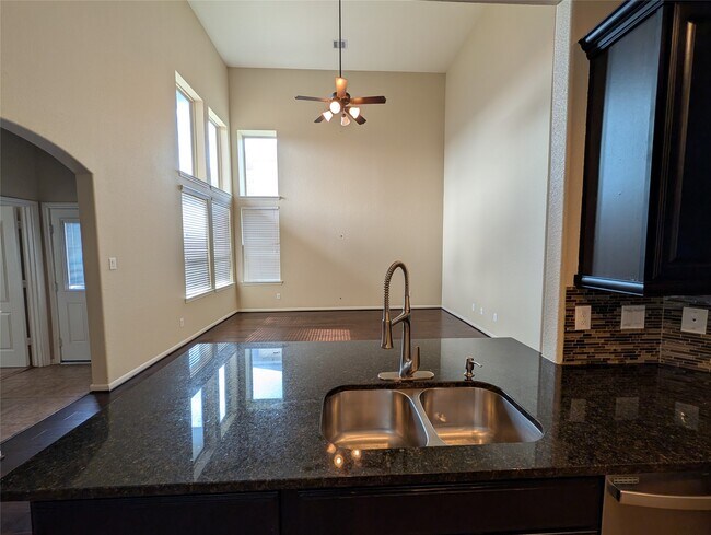 Photo - 6614 Hunters Creek Ln