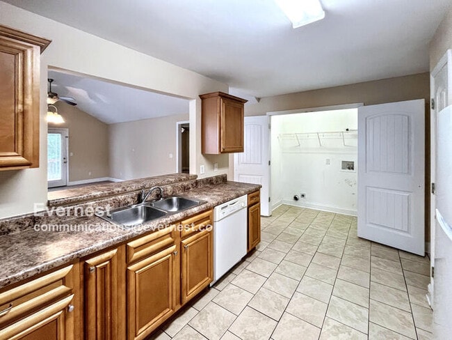 Photo - 1521 Southernwood Dr