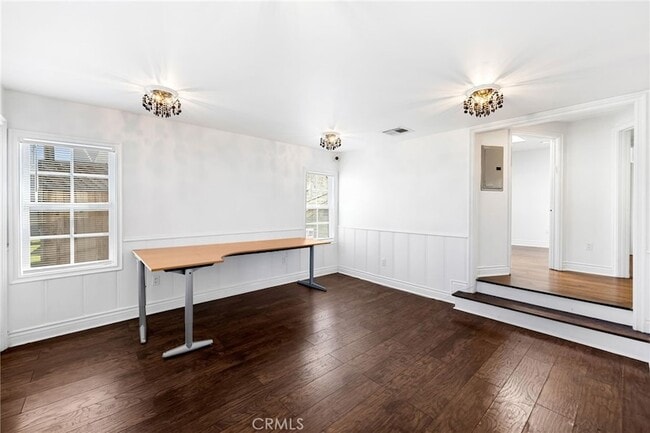 Photo - 6000 Woodman Ave Unidad A1