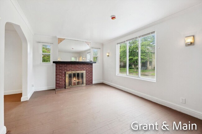 Photo - $1250 3 bedroom bungalow