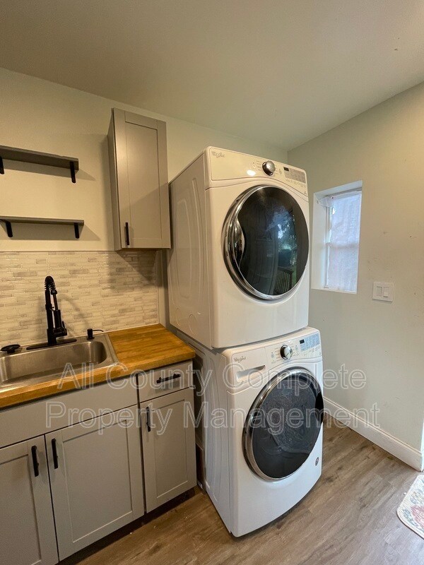 Photo - 1719 E 25th St