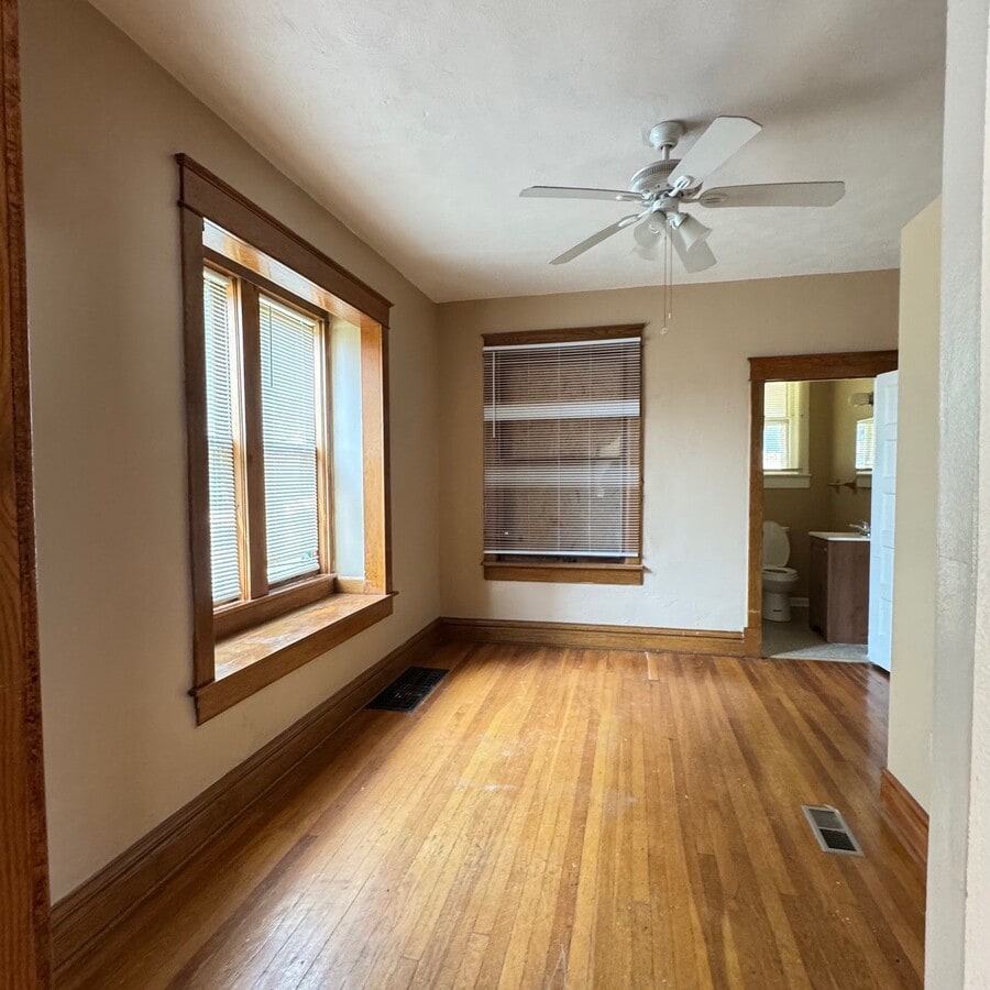 Photo - 916 Bellefontaine Ave