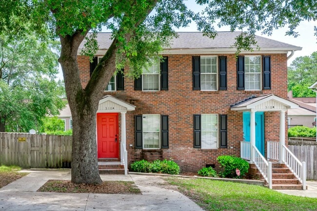 Quiet Neighborhood in a Conveniently Locat... - Quiet Neighborhood in a Conveniently Locat... Townhome