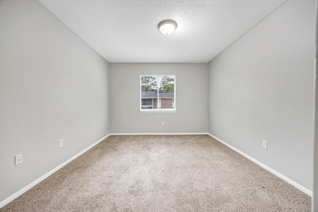 Landmark Woods Apartment Homes
