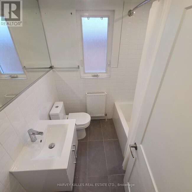 Photo - 521 Browns Line Unit 6