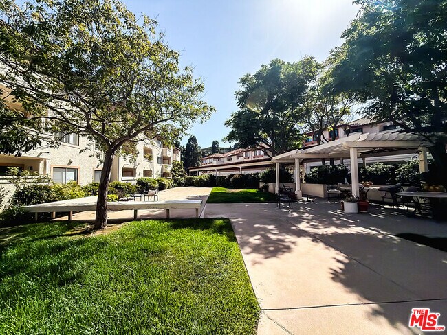 501 Palisades Dr Unit 317
