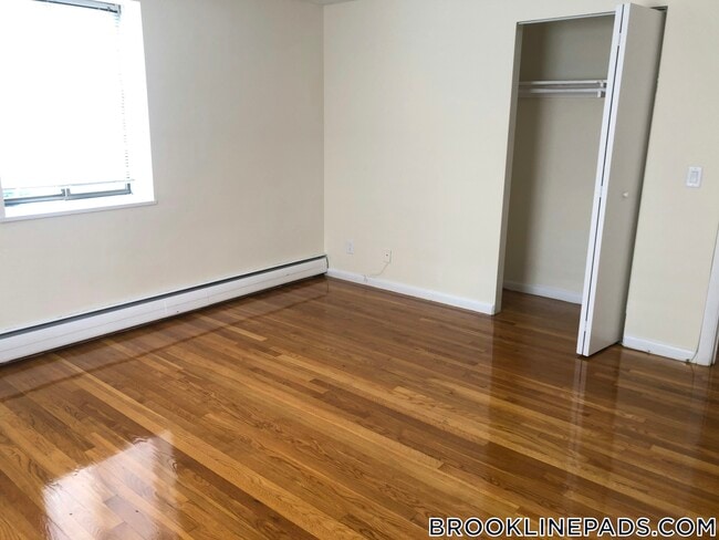 Photo - 222 Babcock St Unit 3B
