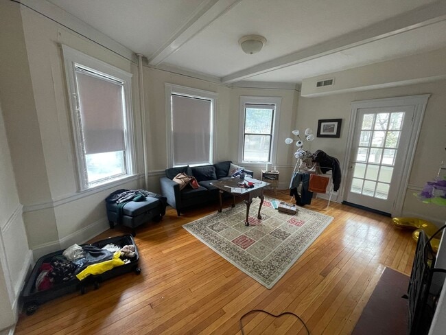 Building Photo - 9/1 No Fee! Spacious 4BR/2BA in Brookline near Packard's, Coolidge, BU