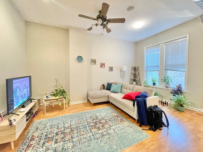 Photo - 922 S Claremont Ave