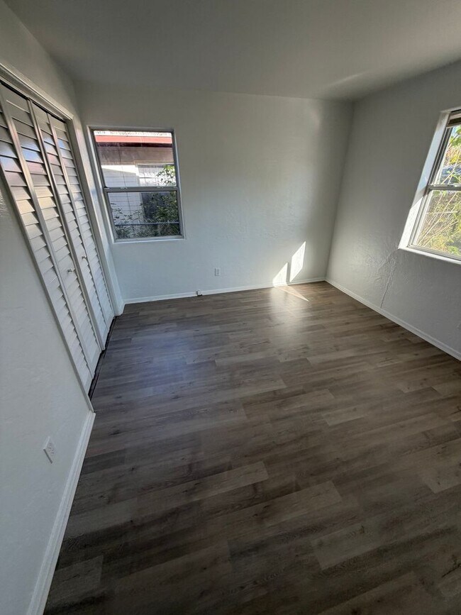 Photo - 760 Greenway Pl