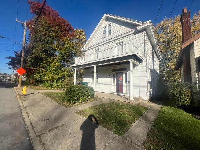 Photo - 3498 Boudinot Ave