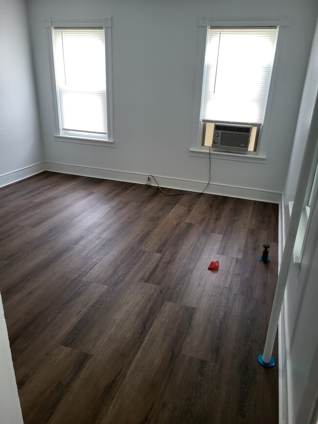 Building Photo - 15 Greystone Ave Unit 13
