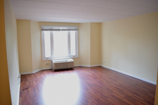 Photo - 1 Renaissance Pl Unit 207