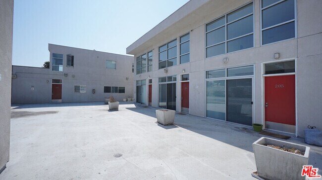 Building Photo - 922 W 23rd St Unit 201 Rental