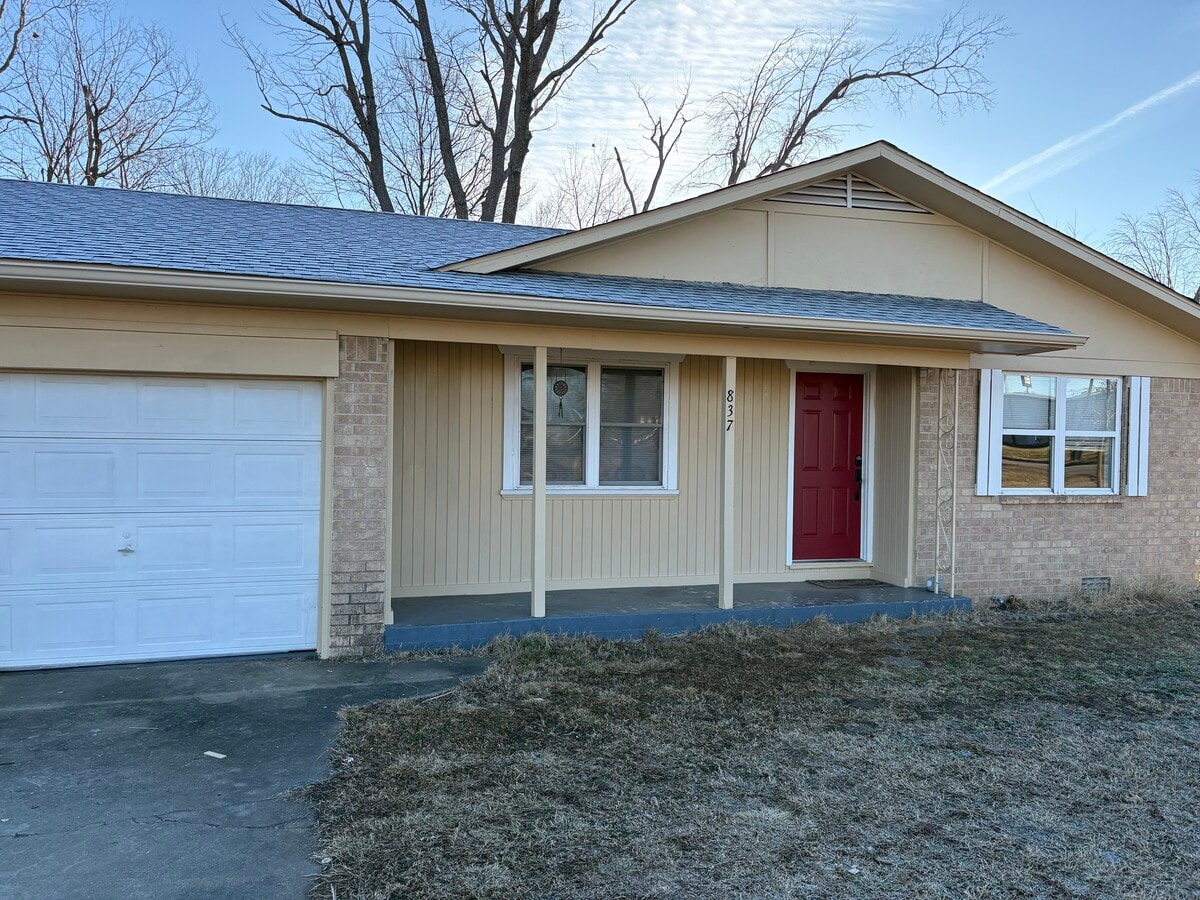 Photo - 837 S Carl St