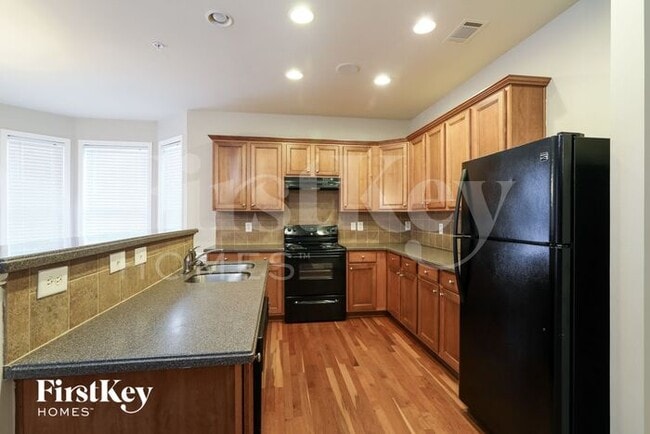 Photo - 3310 Castleberry Village Cir