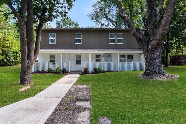 Building Photo - 6 Castle Ct