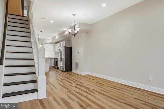 Photo - 705 N Milton Ave