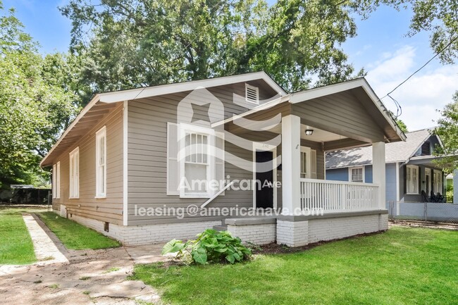 Photo - 2140 Winona Ave