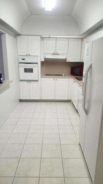 19390 Collins Ave Unidad 1225