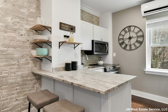 Photo - 27 Swallow St Unit #2