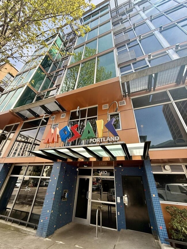 Building Photo - Stunning Penthouse Loft in the Mosaic Condos - Gas Fireplaces, A/C, W/D in Unit 803