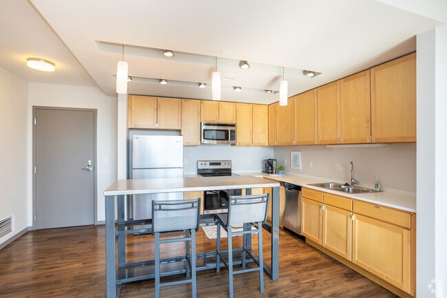 The Engineer - Kitchen - Canopy Lofts