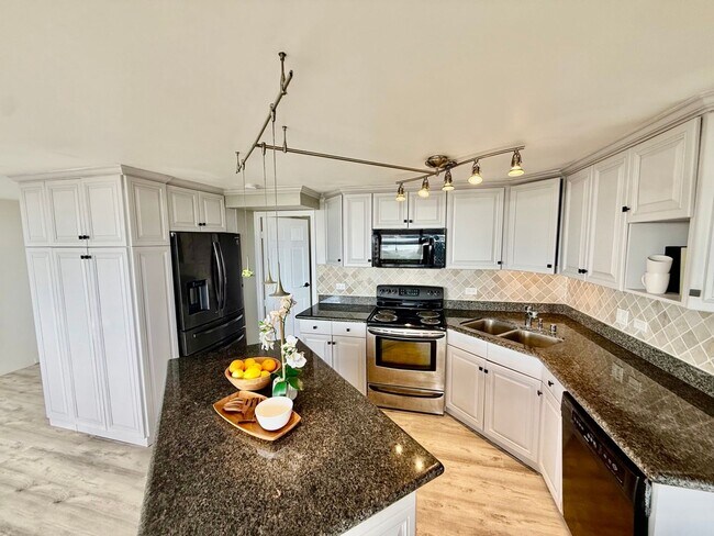 Photo - Century Park Plaza/2BR/2BA/2PK Unidad 2002B