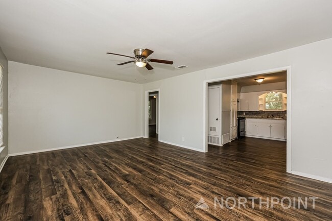 Photo - 3 BR/1BA | Updated Single Family Home | Fenced backyard| In Cleburne!