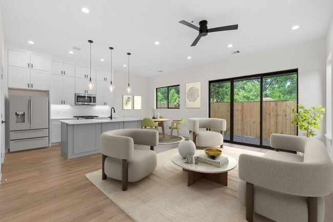 Building Photo - 6131 Pacific Frst Dr Rental