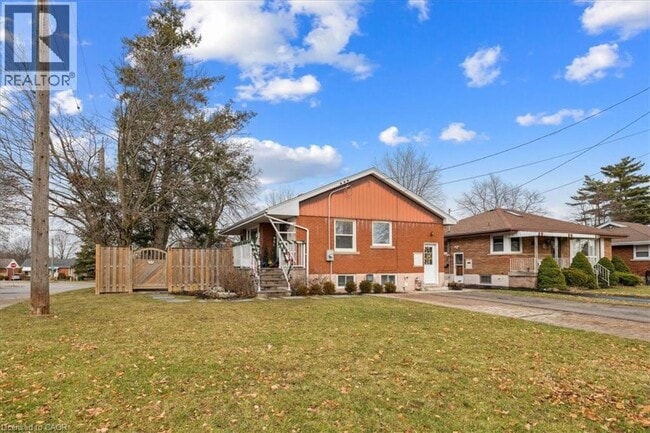 Photo - 9 Grenadier Dr