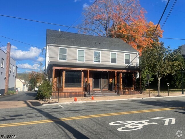 Building Photo - 271 Main St Rental